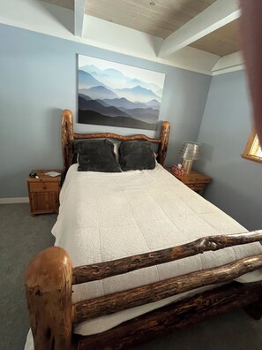 3 slaapkamers, een strijkplank/strijkijzer, wifi, beddengoed