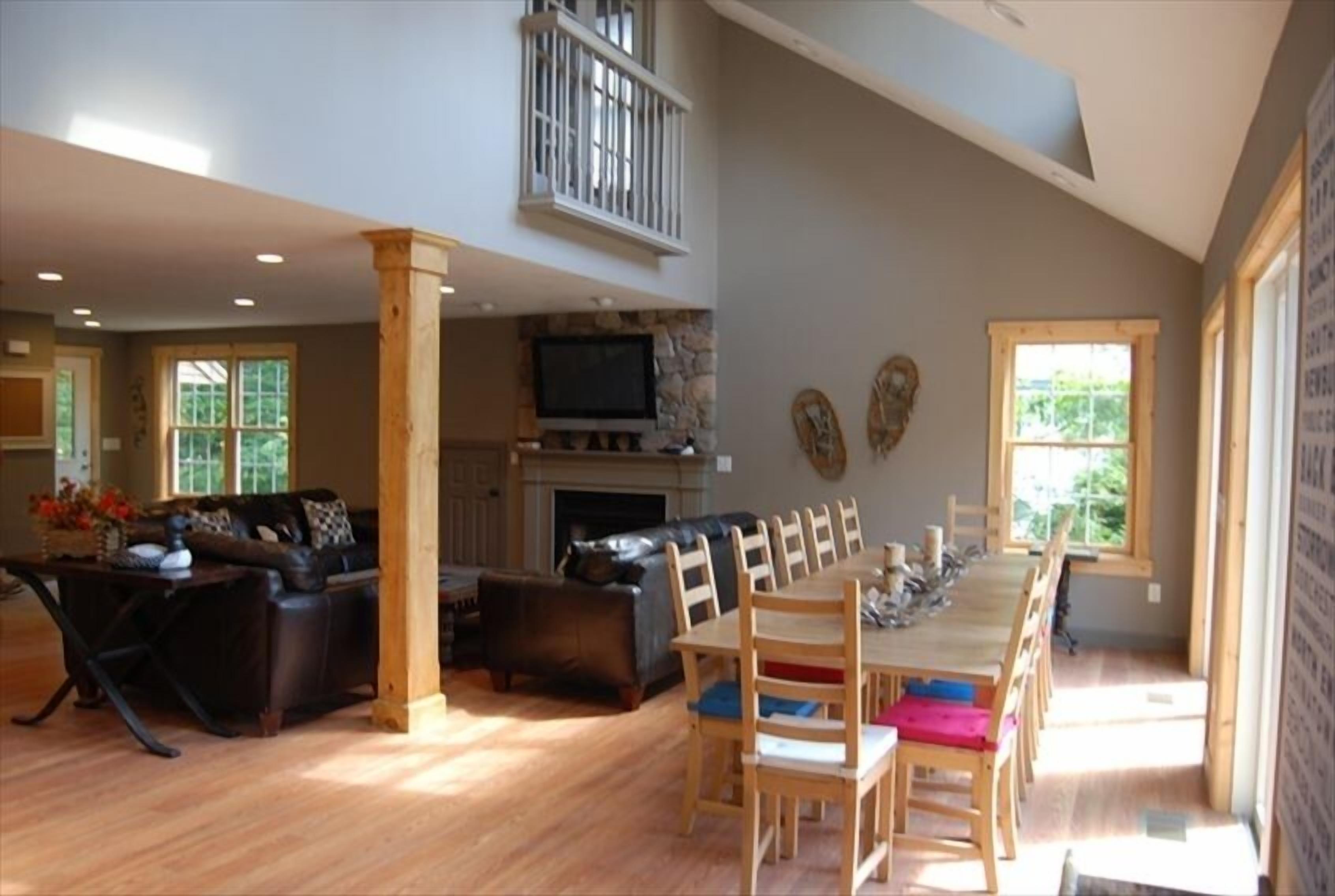 Luxury High-End Winnipesaukee Lakefront Sleeps 14  - Ideal For Large Families