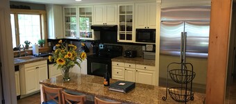 Lujo de lujo Winnipesaukee Lakefront Sleeps 14 - ideal para familias numerosas