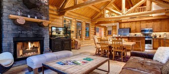 Abode at Moosehead Cabin | 2 Minute Walk to Teton Village!