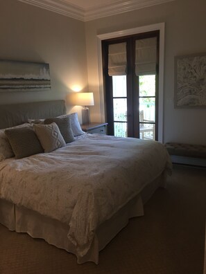 3 soverom, strykejern/-brett, wi-fi og sengetøy