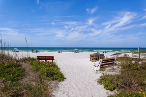 Beach nearby, sun-loungers, beach towels