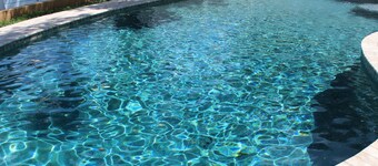 Resort Like Waterfront 4/2 Pool Home Retreat i øst Orlando Florida