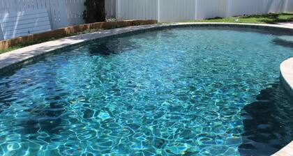 Resort Like Private Pool Waterfront Retreat 4/2 Home in Orlando Weekly discounts