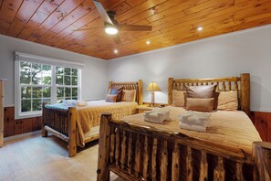 4 bedrooms, iron/ironing board, free WiFi, bed sheets