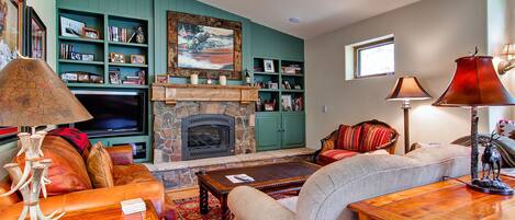 TV, fireplace, DVD player