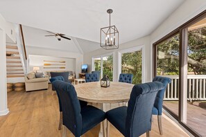 Dining - Spinnaker Beach House! Golf Course Views! Pet Friendly! Amenity access included (Seabrook Island)