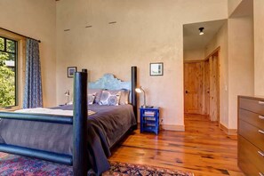4 bedrooms, iron/ironing board, free WiFi, bed sheets