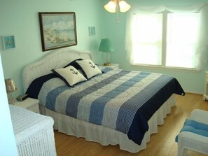 5 bedrooms, iron/ironing board, free WiFi, bed sheets