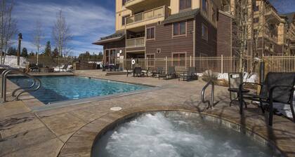 River Run Condo w/ Mountain Views from Private Balcony & Close to Gondola!