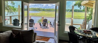 Deep water dock in Darien, GA, w/screened in porch, fishing, kayaks, & bikes