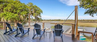 Deep water dock in Darien, GA, w/screened in porch, fishing, kayaks, & bikes