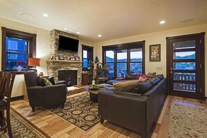 TV, fireplace, offices