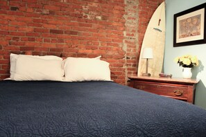 1 slaapkamer, een bureau, een strijkplank/strijkijzer, gratis wifi