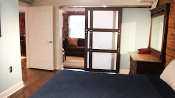 1 bedroom, desk, iron/ironing board, free WiFi