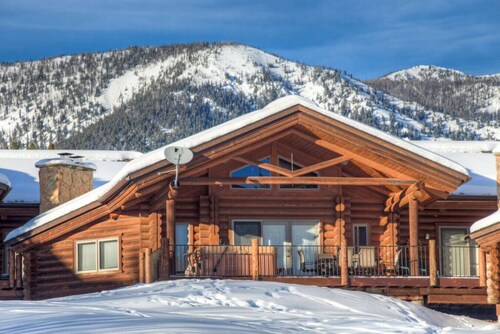 Last Minute Special! Cozy Log Cabin, Views, Hottub