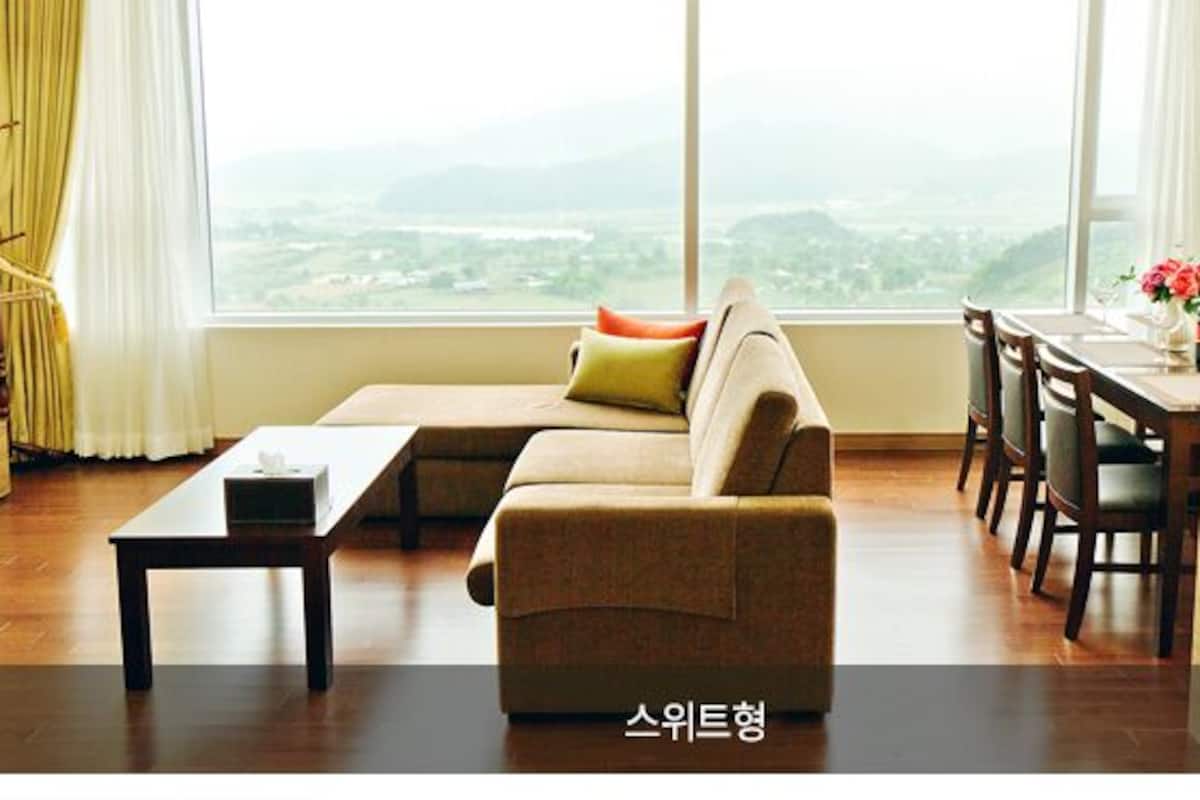 Suite | Free WiFi