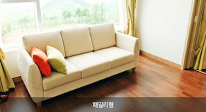 Family Twin Room | Free WiFi
