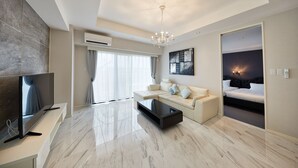 Junior Suite | Desk, laptop workspace, blackout drapes, WiFi (free) - Hotel 385 (Miyakojima)
