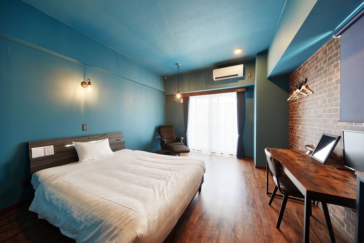 Double Room | Desk, laptop workspace, blackout drapes, WiFi (free)