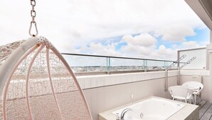 Junior Suite | Desk, laptop workspace, blackout drapes, WiFi (free) - Hotel 385 (Miyakojima)