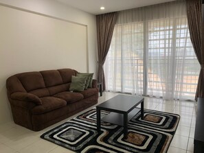 Een flatscreentelevisie