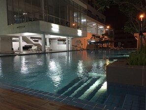 室外游泳池