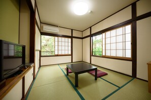 Camera Tradizionale, bagno condiviso (Japanese Style, 3 People) | Con stile personalizzato, con arredamento individuale, Wi-Fi gratuito