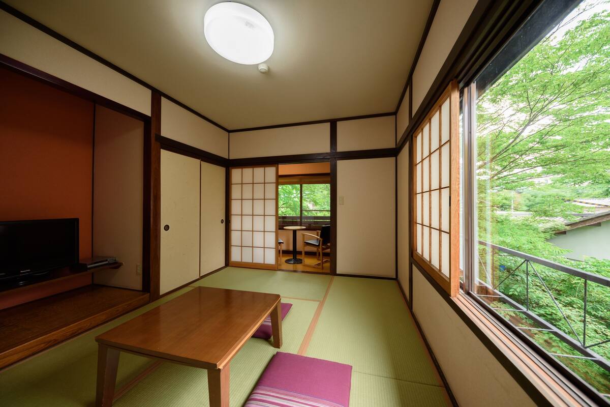 Japanese Style Room for 3 People, Private Toilet, Mountain View | WiFi (free), individually decorated, individually furnished, bed sheets