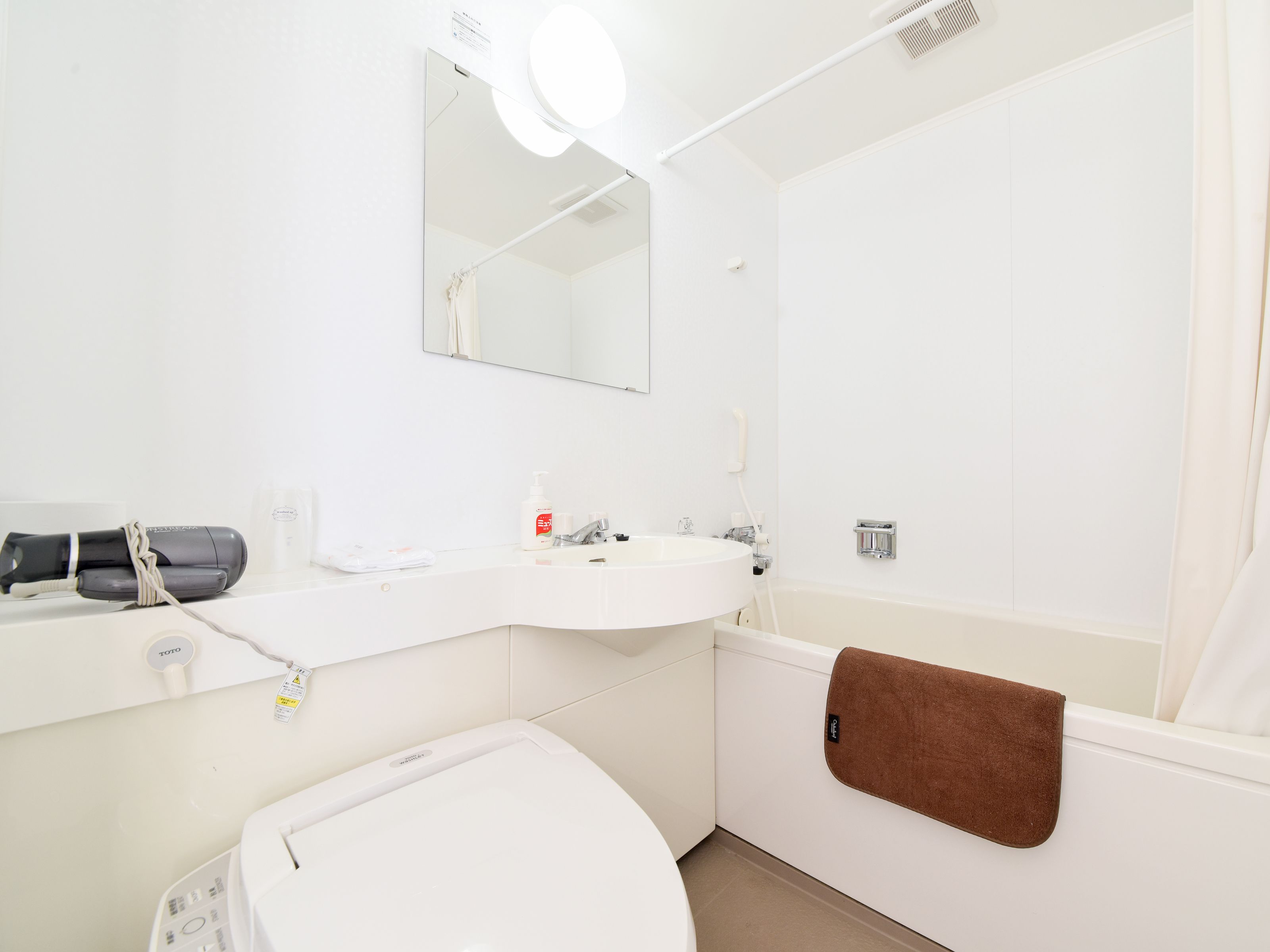 deluxe twin room, non smoking | bathroom amenities | free toiletries, hair dryer, slippers, electronic bidet