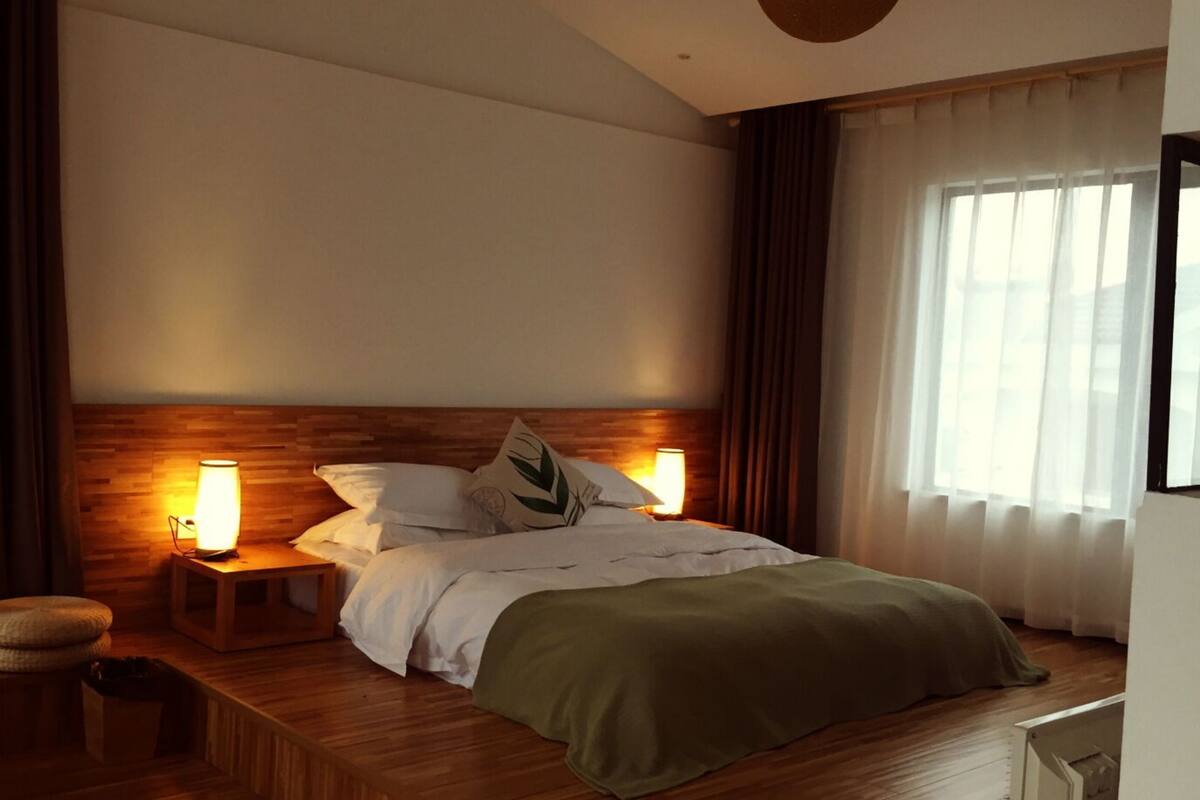 Comfort Suite | Desk, blackout drapes, free WiFi