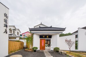 Exterior - Taihu Baopu LingXia Inn (Suzhou)