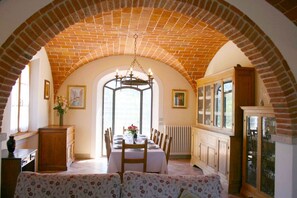 تناول الطعام