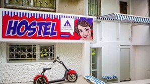 Property entrance - Lowcoaster - Hostel (Odesa)