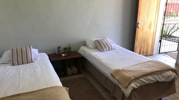 Deluxe Double or Twin Room, 2 Twin Beds | 1 bedroom, premium bedding, desk, free WiFi