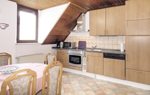 Kühlschrank, Herdplatte, Geschirrspüler