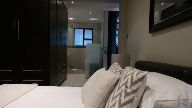 Room - Baypoint Suite 1 (Cape Town)