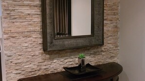 Living area - Baypoint Suite 1 (Cape Town)