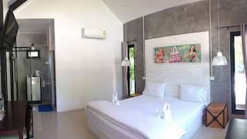 Double Room, 1 King Bed, Non Smoking | Blackout curtains, free WiFi