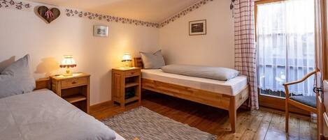 3 chambres, accès Internet, draps fournis