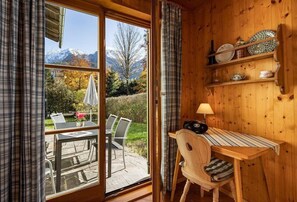 Dining - Vacation home Altvater 1-6 persons, 150 sqm, 3 bedrooms, 2 bathrooms, 2 guest WC, balconies and terrace (Schönau am Königssee)