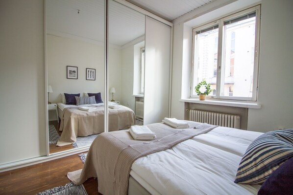 Apartamento superior, 2 habitaciones, no fumadores | 2 dormitorios y espacio para trabajar con un portátil