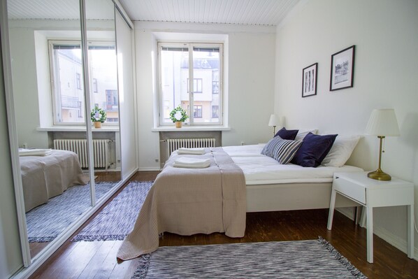 Appartement Supérieur, 2 chambres, non-fumeurs | 1 chambre, espace de travail pour ordinateur portable