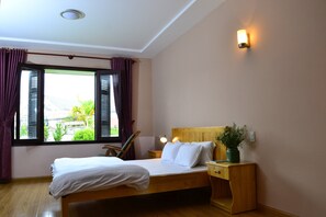 Villa, 3 Bedrooms | Meja, seterika/papan seterika, katil lipat simpan/tambahan 