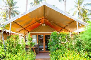Bungalow, 1 Double Bed | Garden view