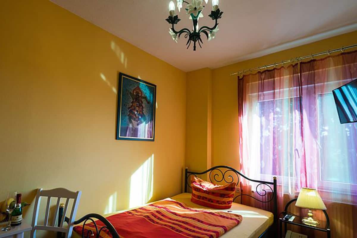 Kamar Single | Brankas, Wi-Fi gratis, dan seprai linen
