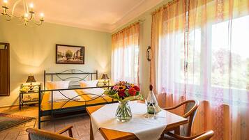 Een kluis op de kamer, gratis wifi, beddengoed