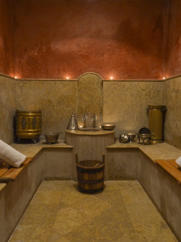 Salas de tratamiento para parejas y baño turco o hammam