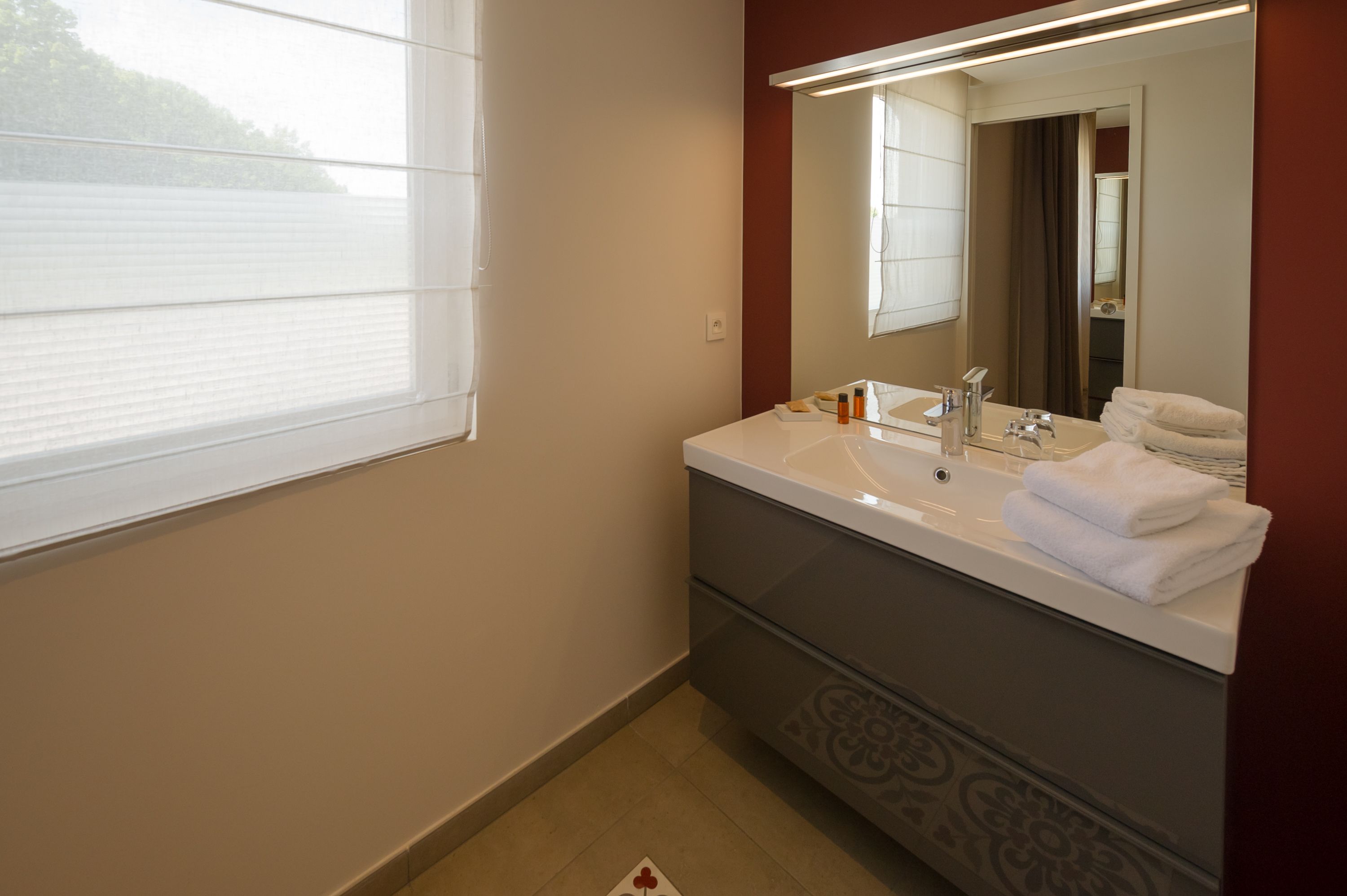 superior double room | bathroom sink