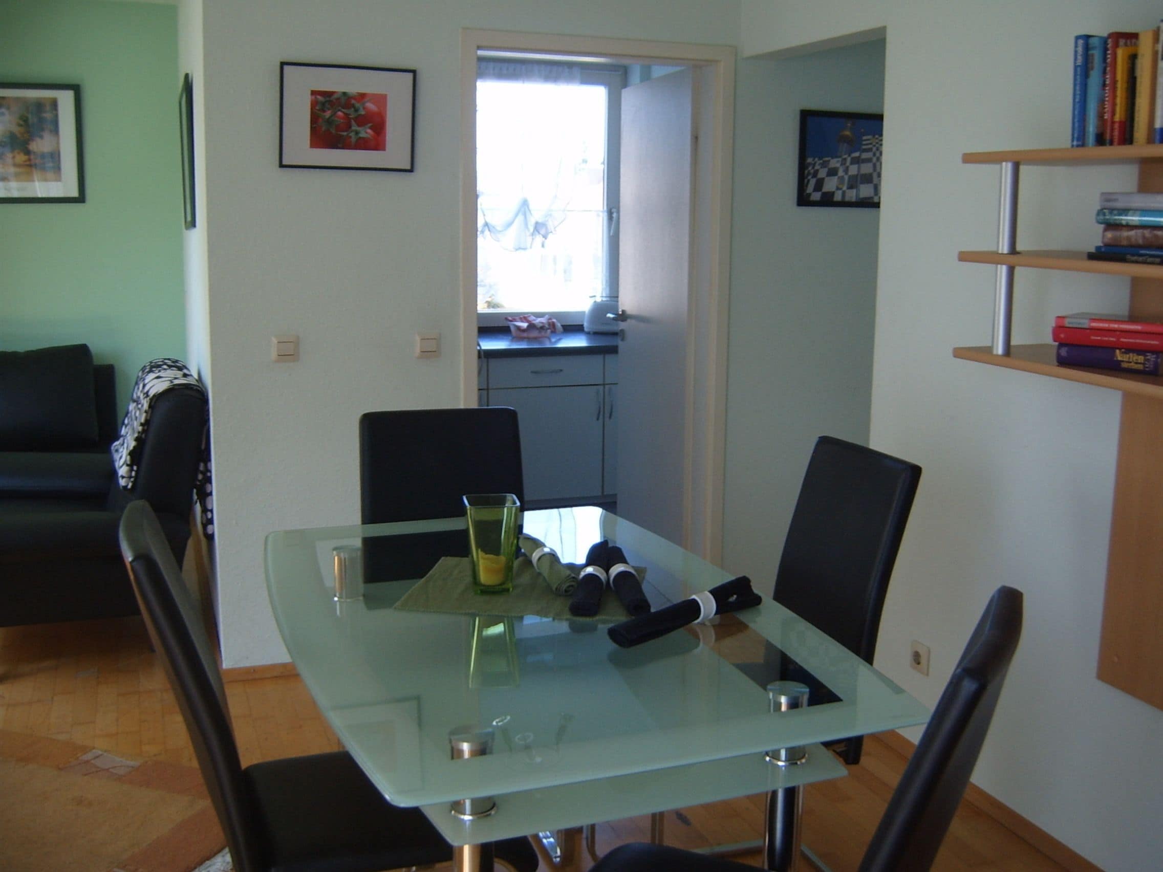 Comfort-Apartment, Balkon | Essbereich im Zimmer